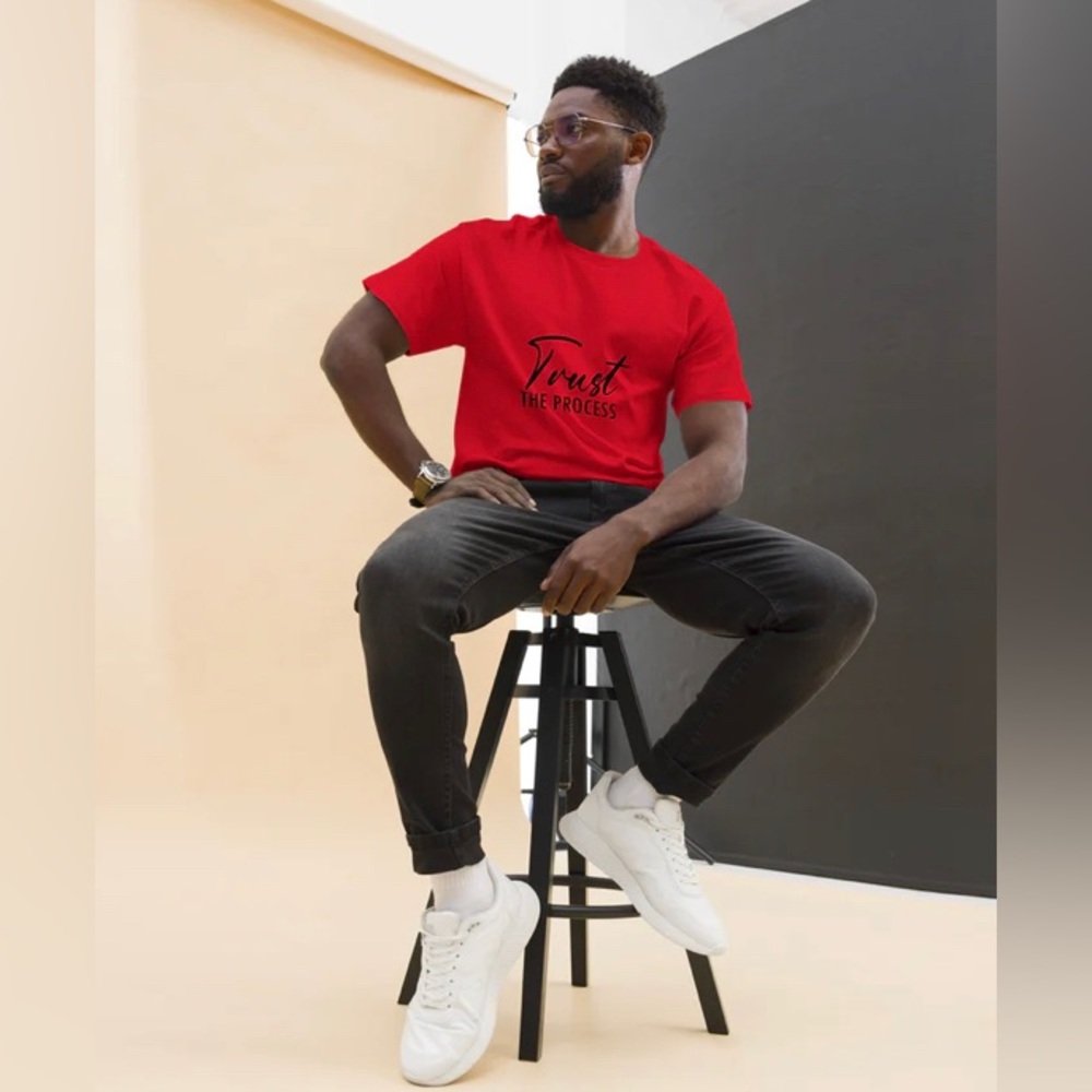 Graphic T-Shirt "Trust The Process"